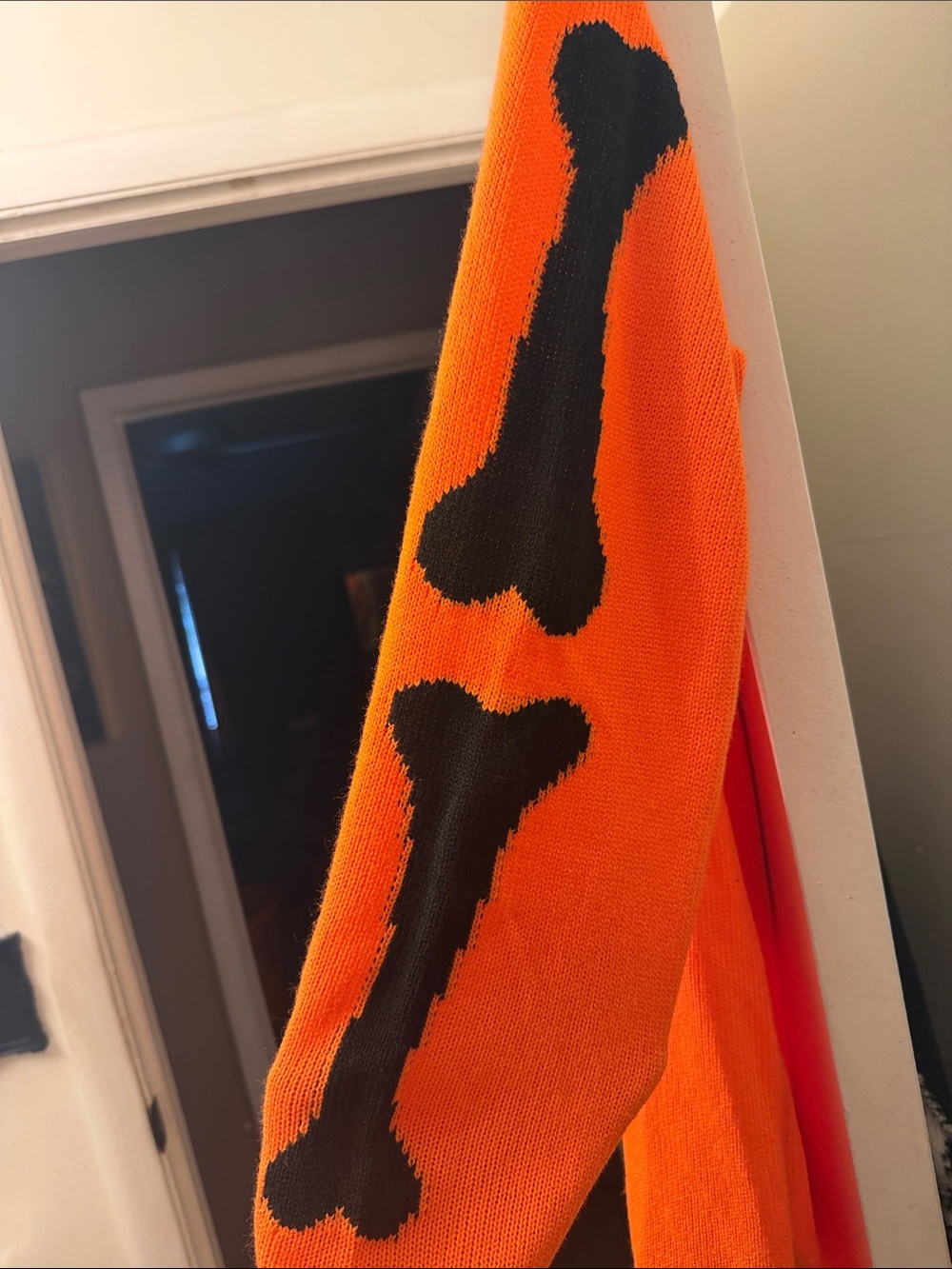 Orange and black skeleton sweater - Picture 4 of 6